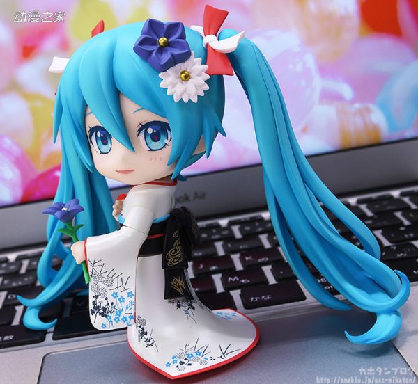GSC《初音未来》冬木小袖版粘土人